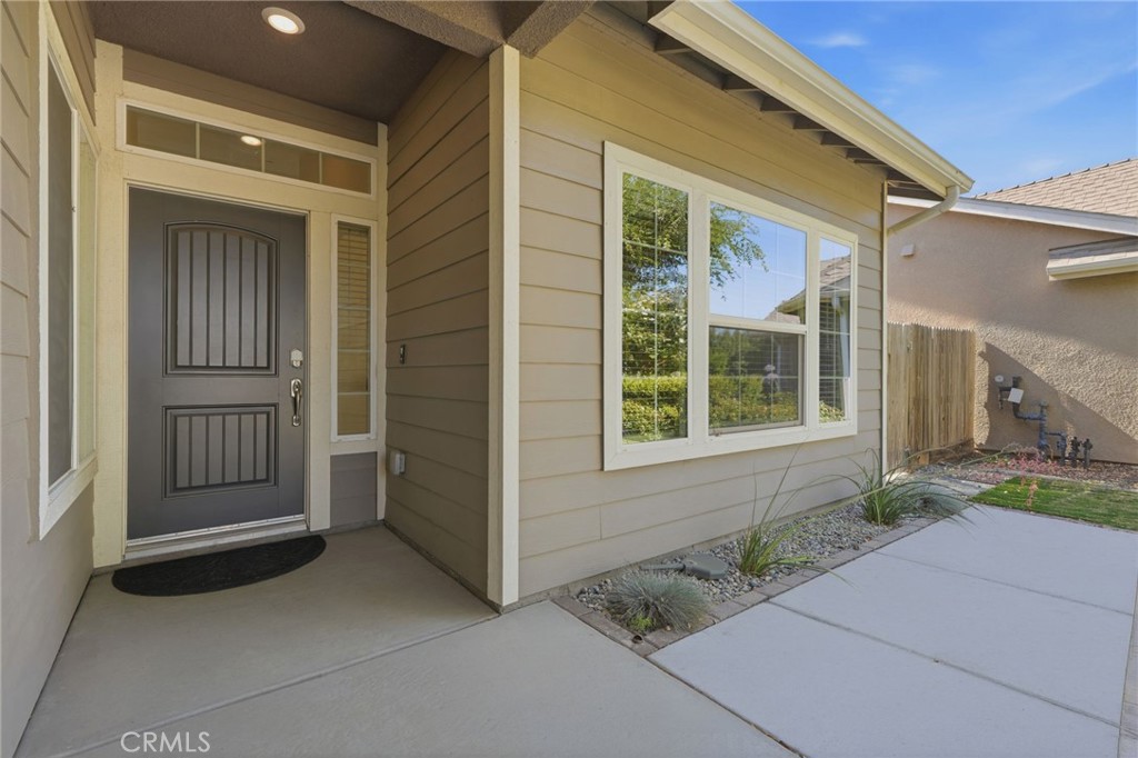 2025 Madeline Dr, Hanford, CA 93230