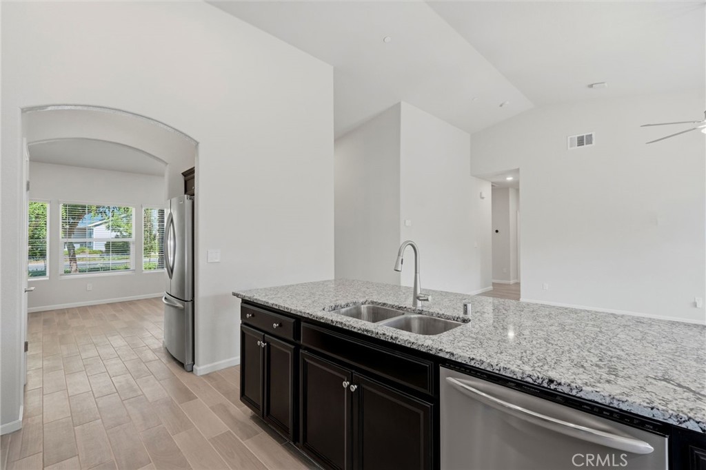 2025 Madeline Dr, Hanford, CA 93230