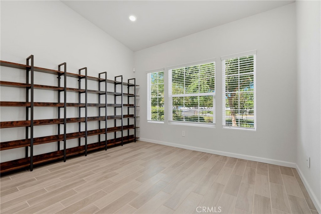 2025 Madeline Dr, Hanford, CA 93230