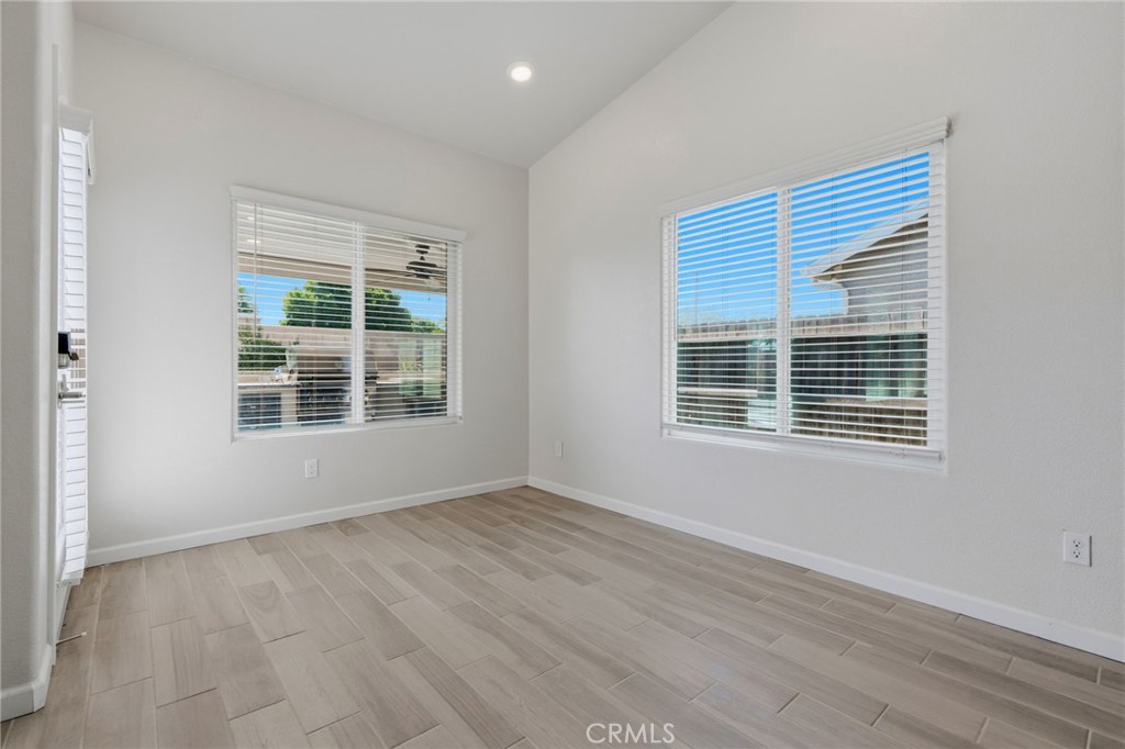 2025 Madeline Dr, Hanford, CA 93230