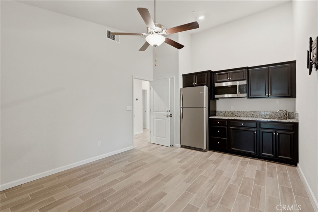 2025 Madeline Dr, Hanford, CA 93230