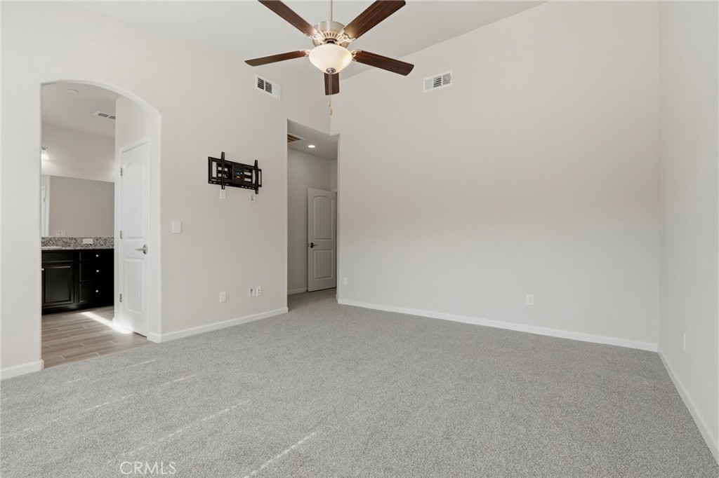 2025 Madeline Dr, Hanford, CA 93230
