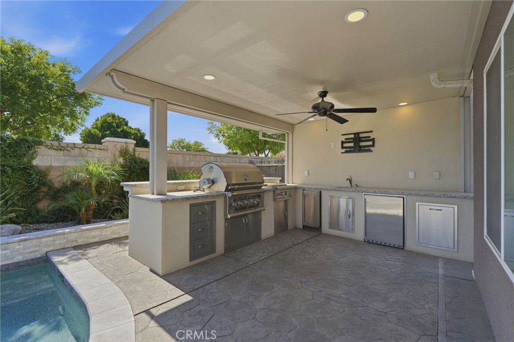 2025 Madeline Dr, Hanford, CA 93230