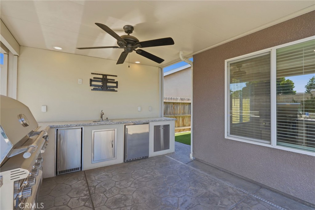 2025 Madeline Dr, Hanford, CA 93230