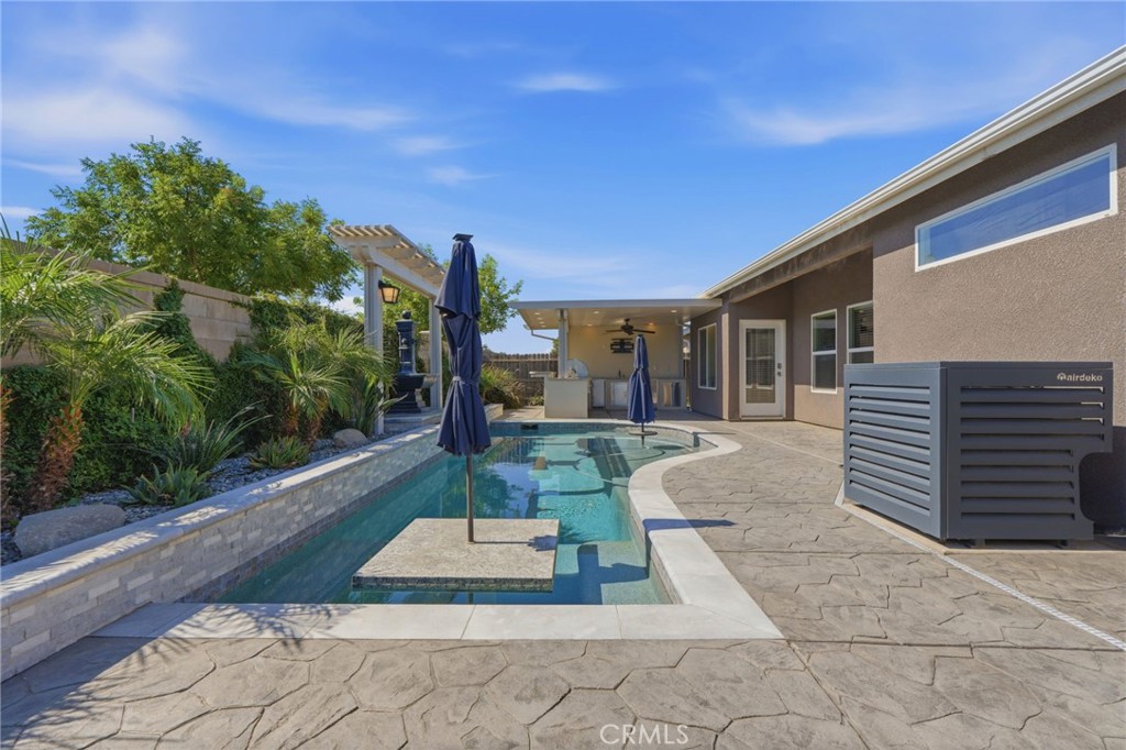 2025 Madeline Dr, Hanford, CA 93230