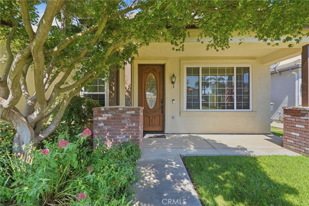 2429 N Oak Grove Ct, Visalia, CA 93291