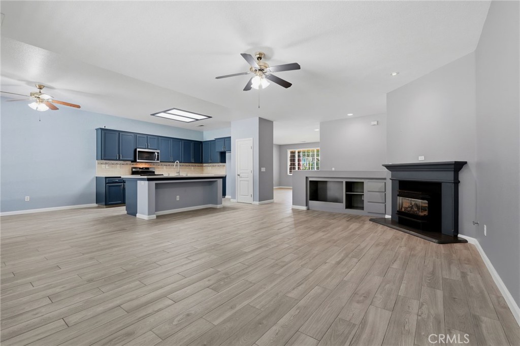 2429 N Oak Grove Ct, Visalia, CA 93291
