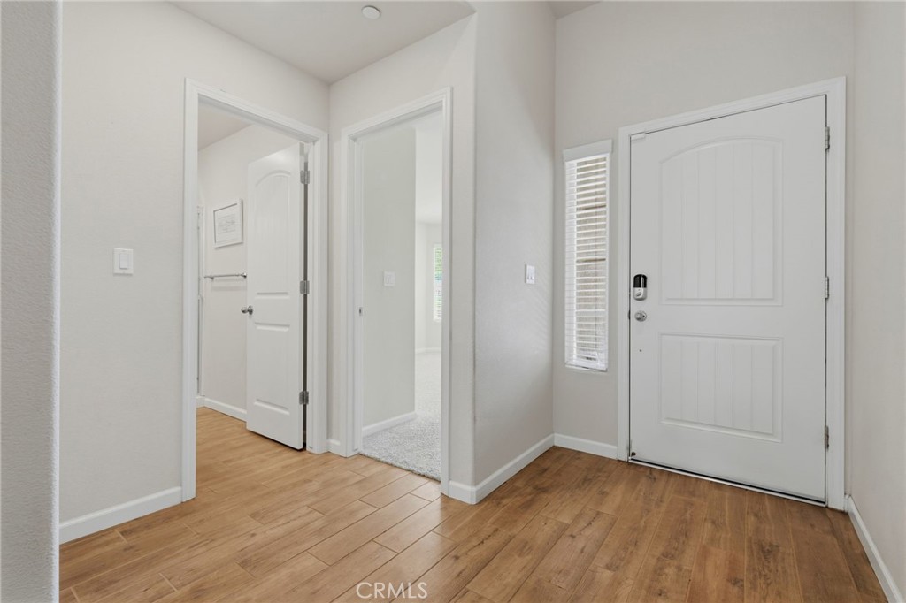 2081 Madeline Dr, Hanford, CA 93230