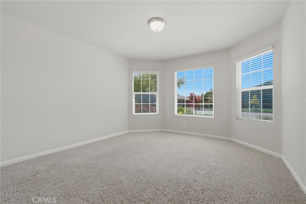 2081 Madeline Dr, Hanford, CA 93230