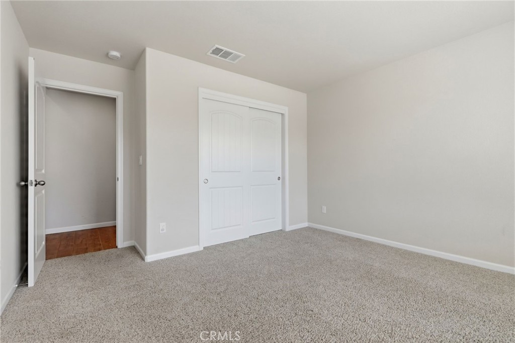 2081 Madeline Dr, Hanford, CA 93230