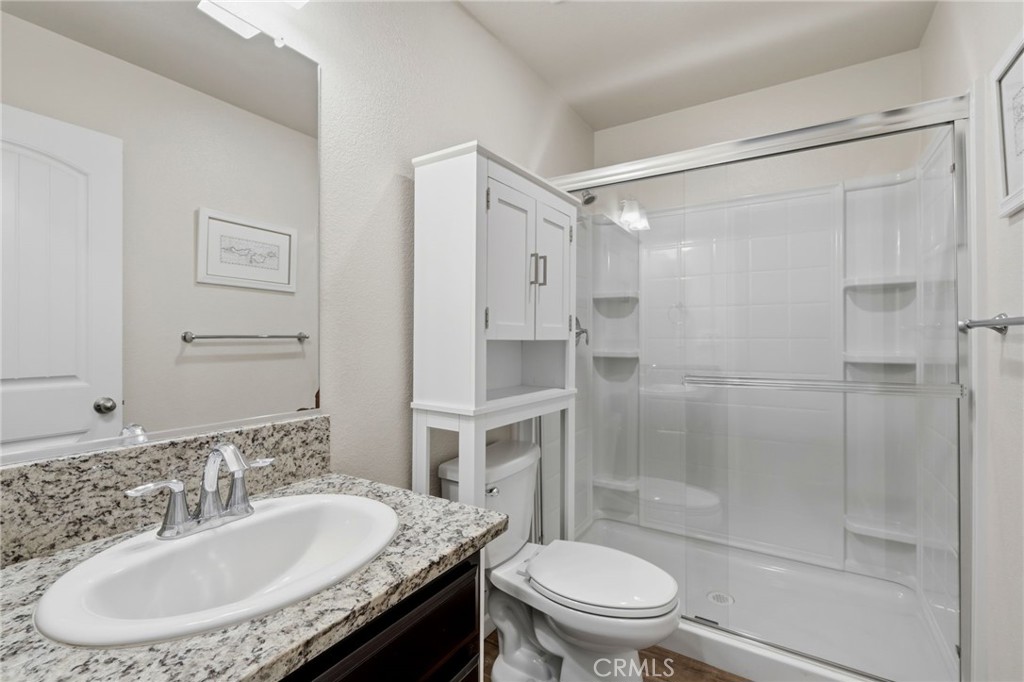 2081 Madeline Dr, Hanford, CA 93230