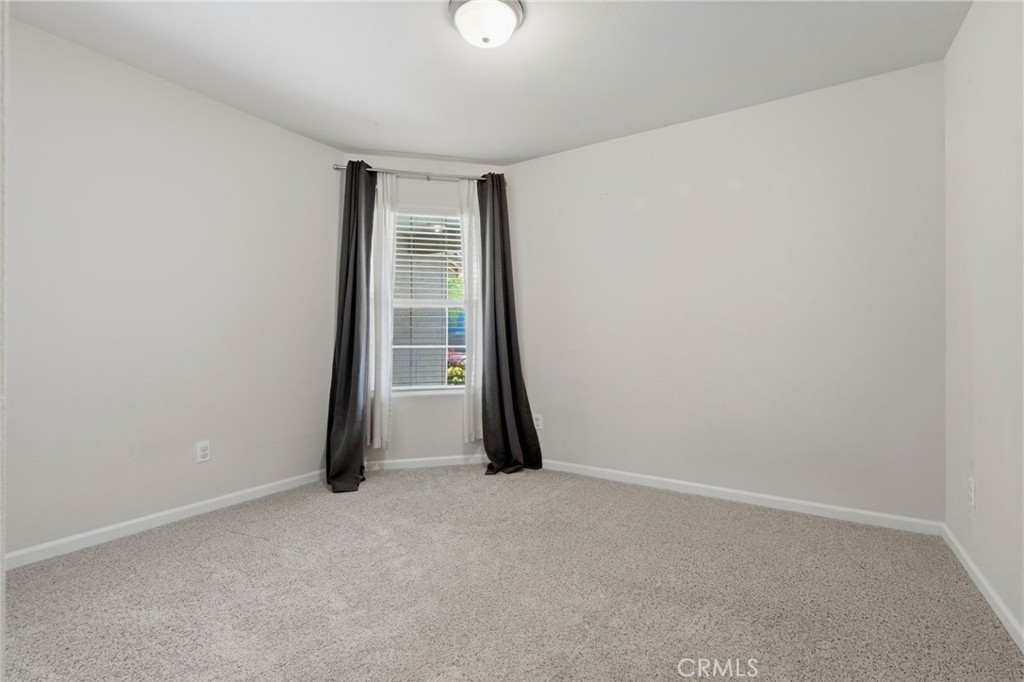 2081 Madeline Dr, Hanford, CA 93230