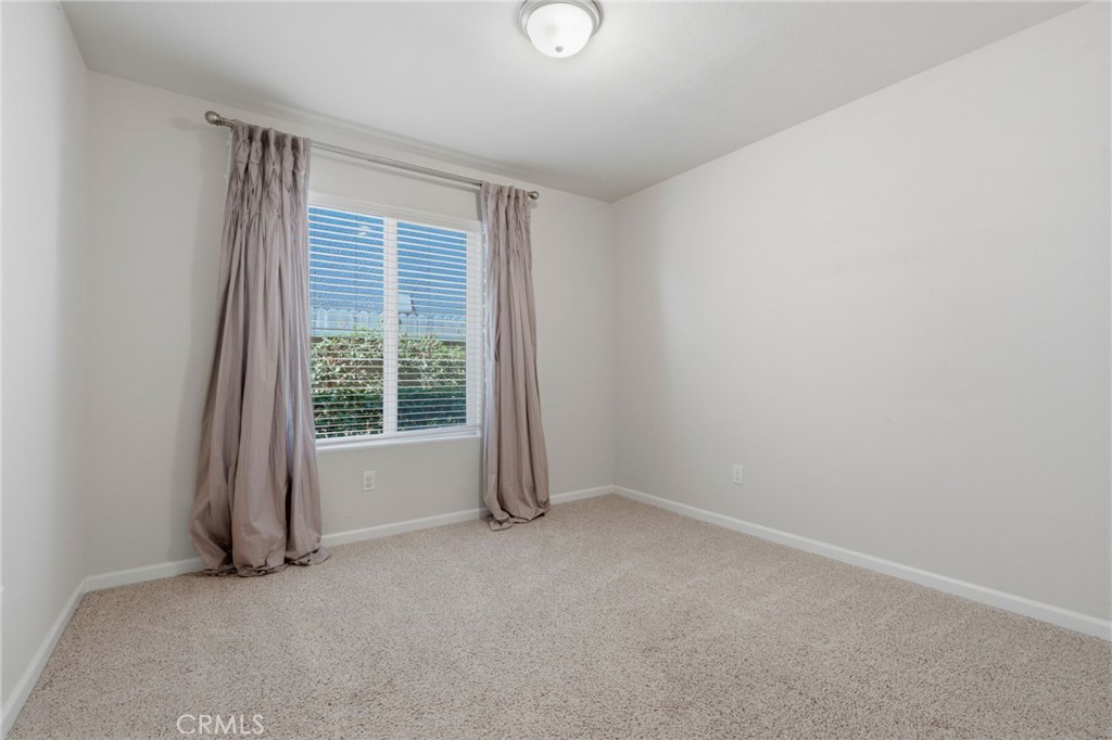 2081 Madeline Dr, Hanford, CA 93230