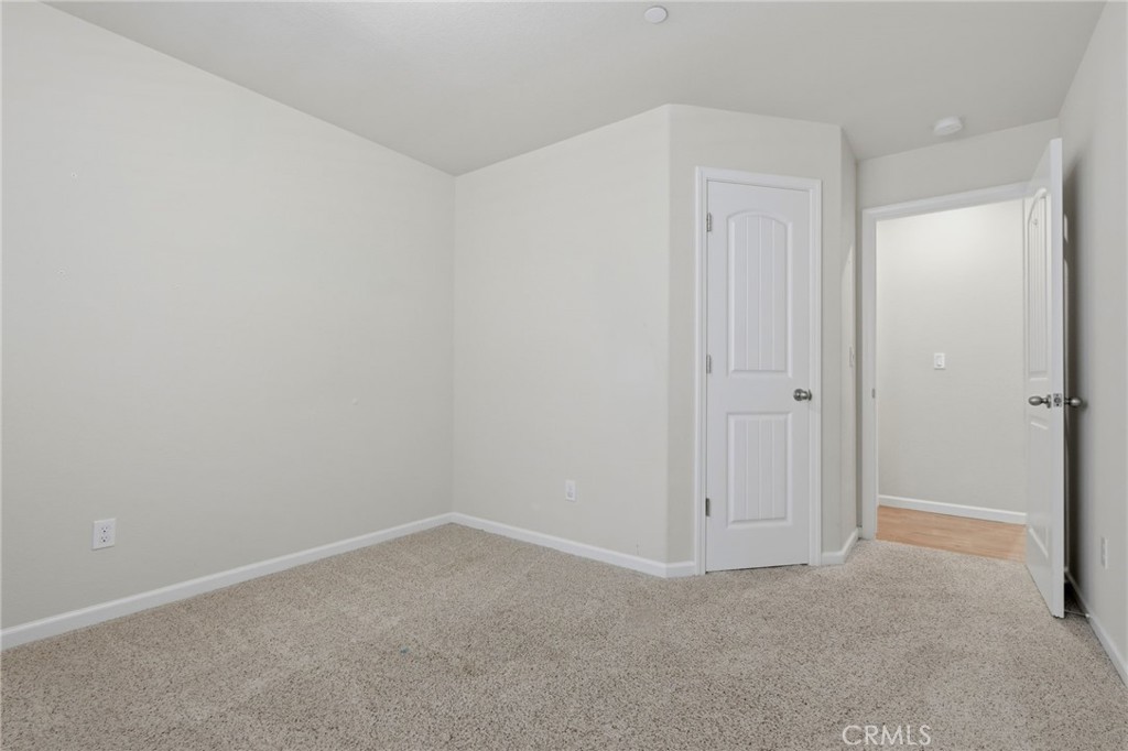 2081 Madeline Dr, Hanford, CA 93230
