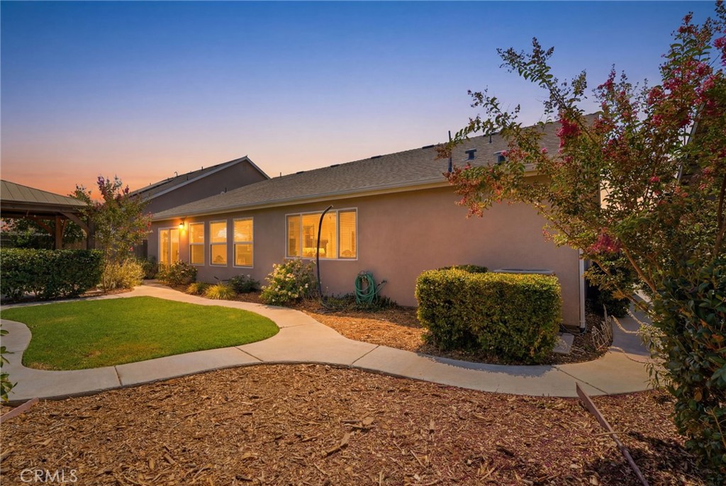 2081 Madeline Dr, Hanford, CA 93230