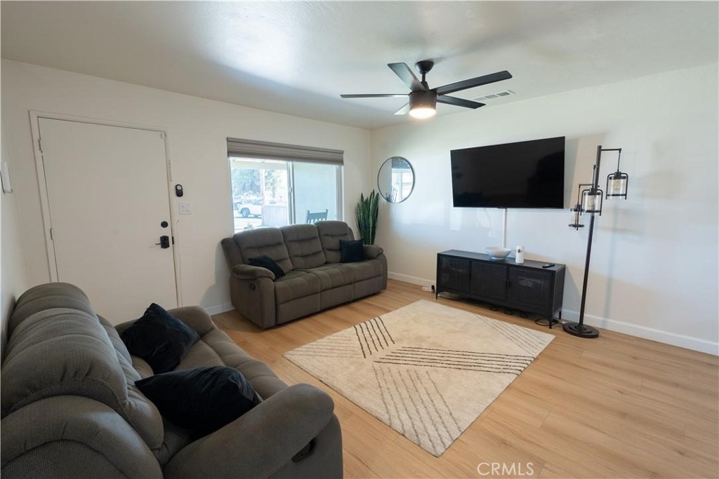 10955 Abby Ln, Hanford, CA 93230