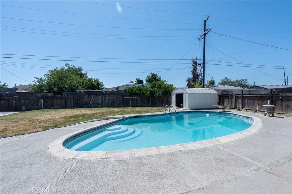 10955 Abby Ln, Hanford, CA 93230