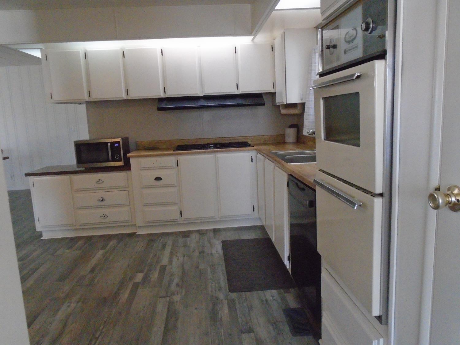 860 #80 E Grangeville Blvd #80, Hanford, CA 93230