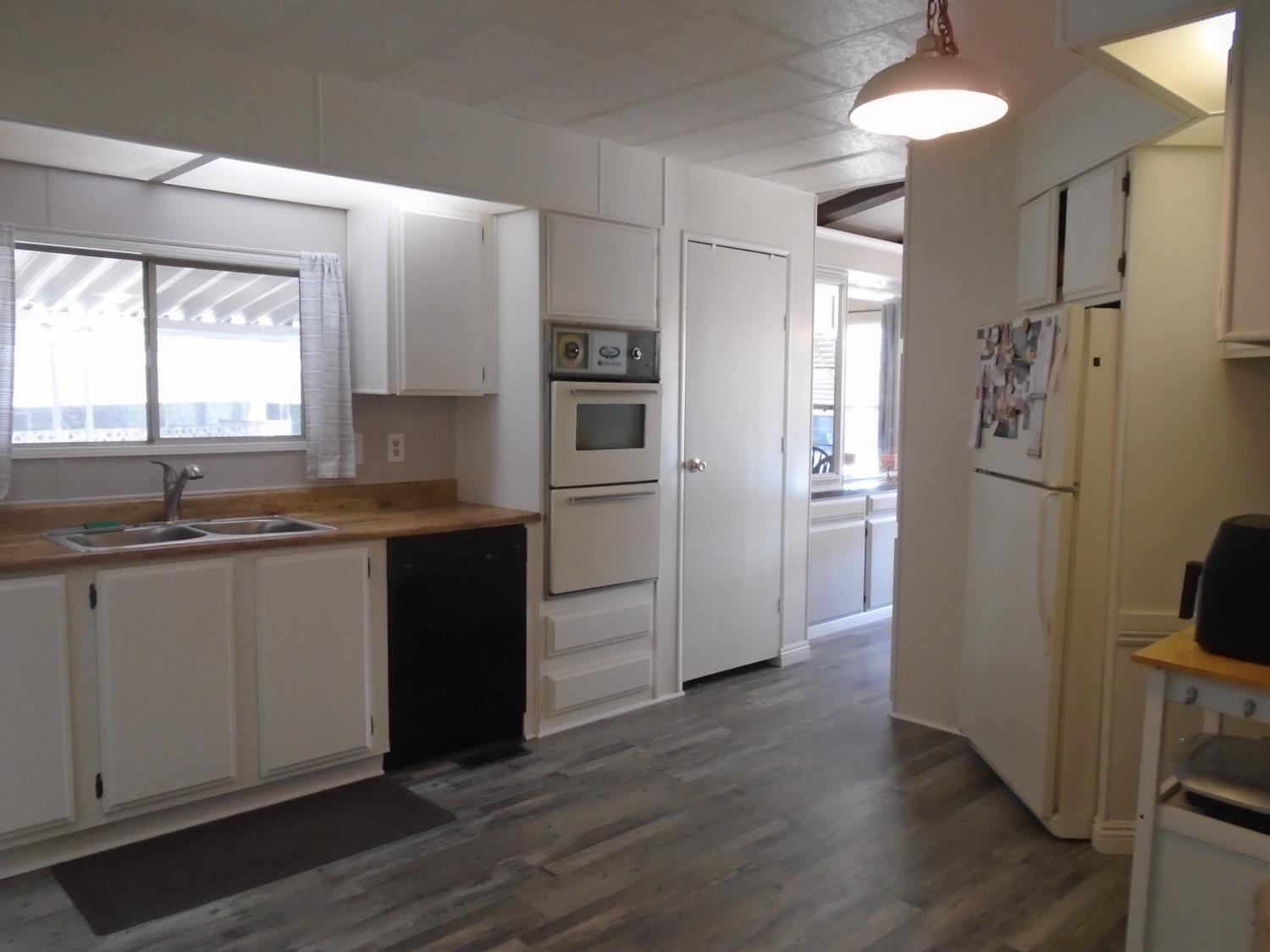 860 #80 E Grangeville Blvd #80, Hanford, CA 93230