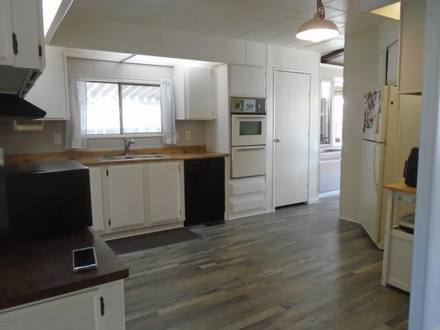 860 #80 E Grangeville Blvd #80, Hanford, CA 93230