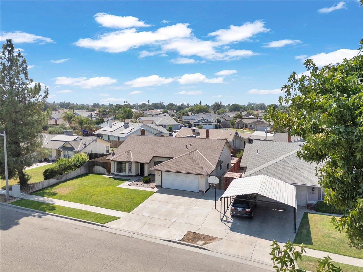 1395 Pine Dr, Lemoore, CA 93245