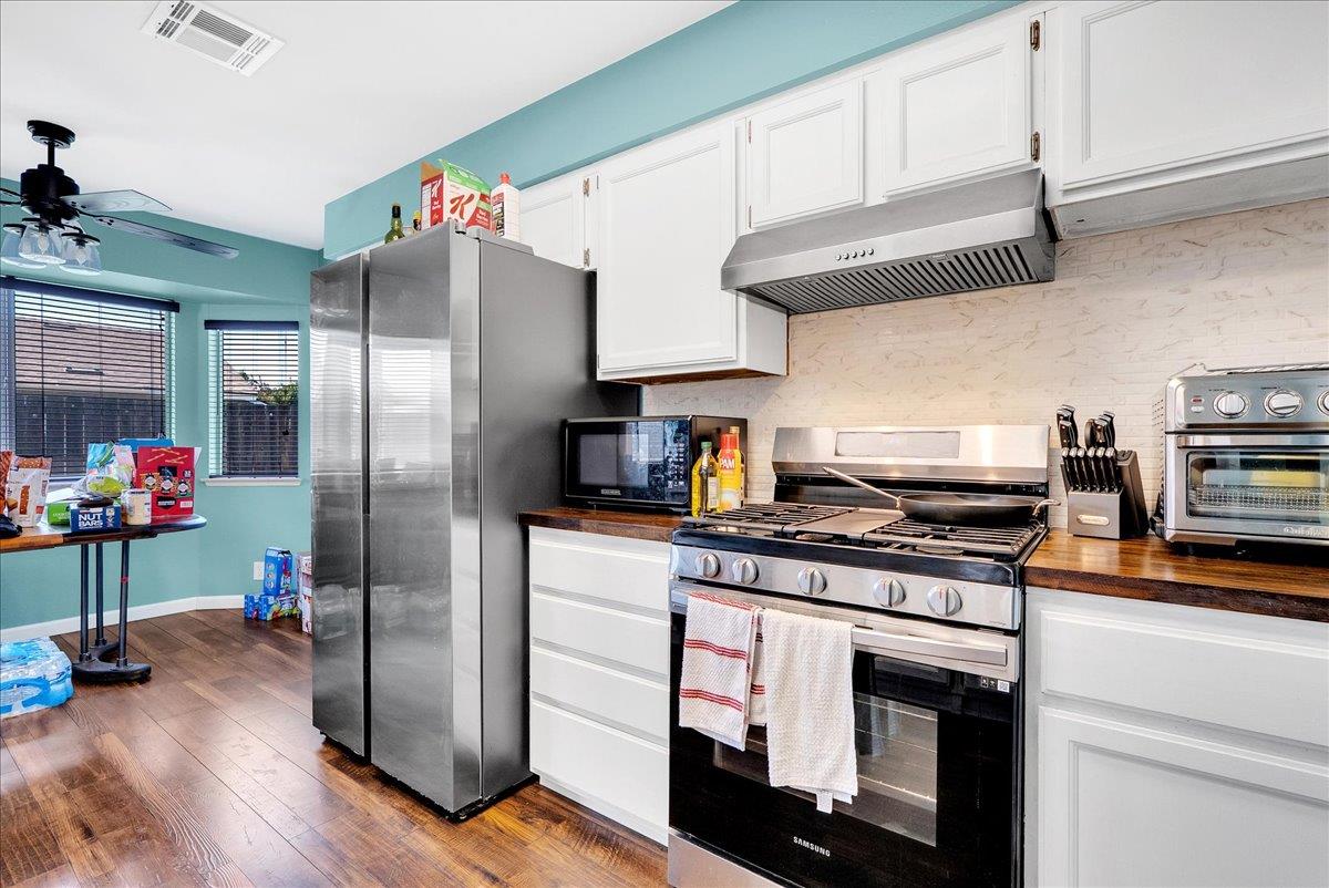 1395 Pine Dr, Lemoore, CA 93245