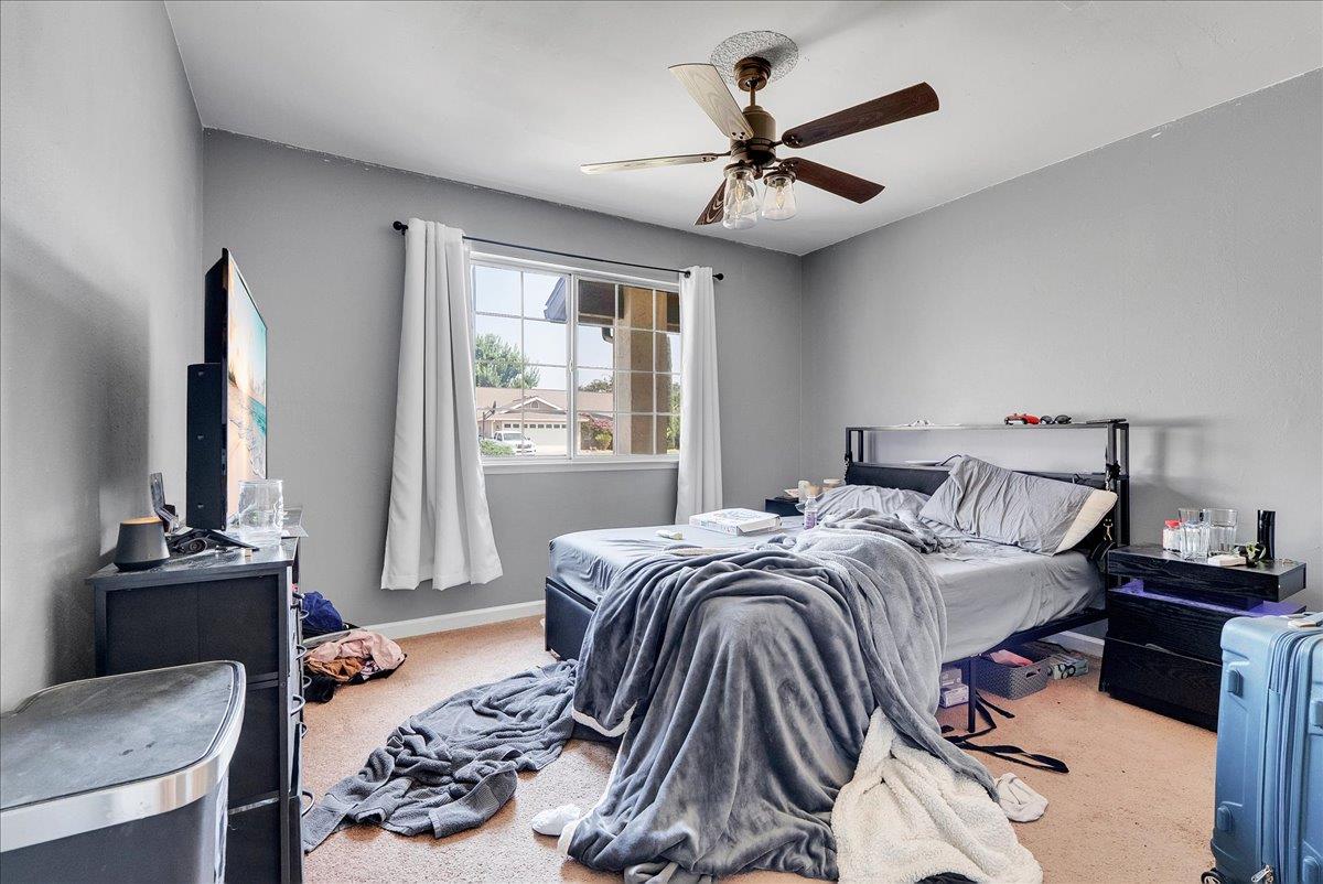 1395 Pine Dr, Lemoore, CA 93245