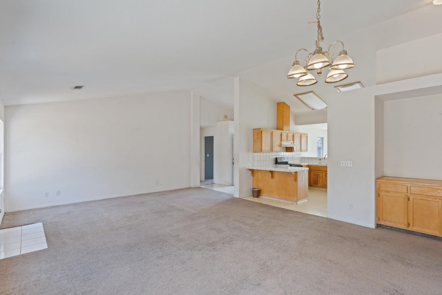 2066 Hastings Dr, Los Banos, CA 93635