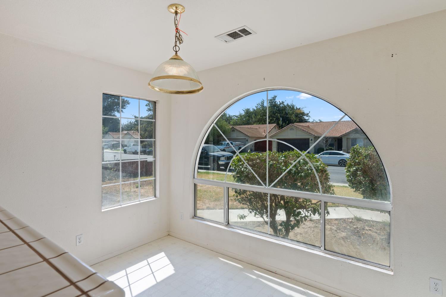 2066 Hastings Dr, Los Banos, CA 93635