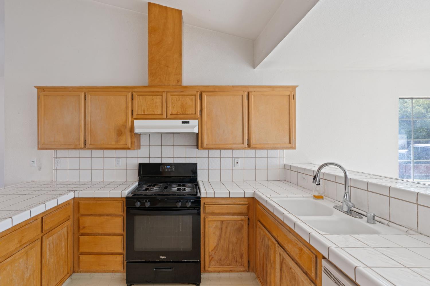 2066 Hastings Dr, Los Banos, CA 93635