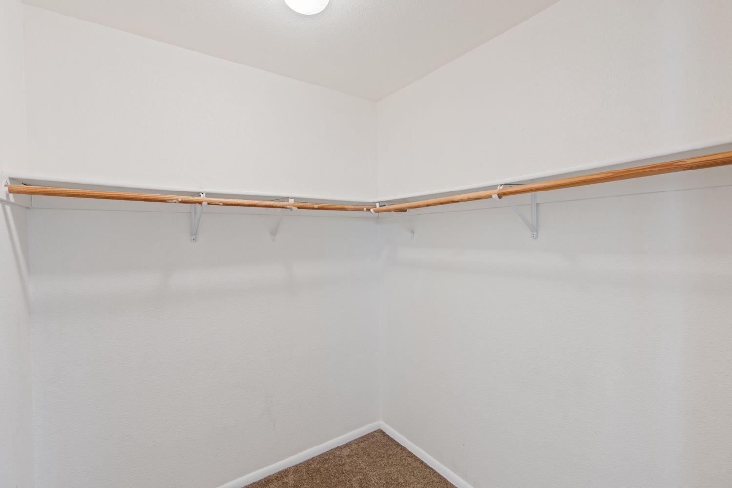 2066 Hastings Dr, Los Banos, CA 93635