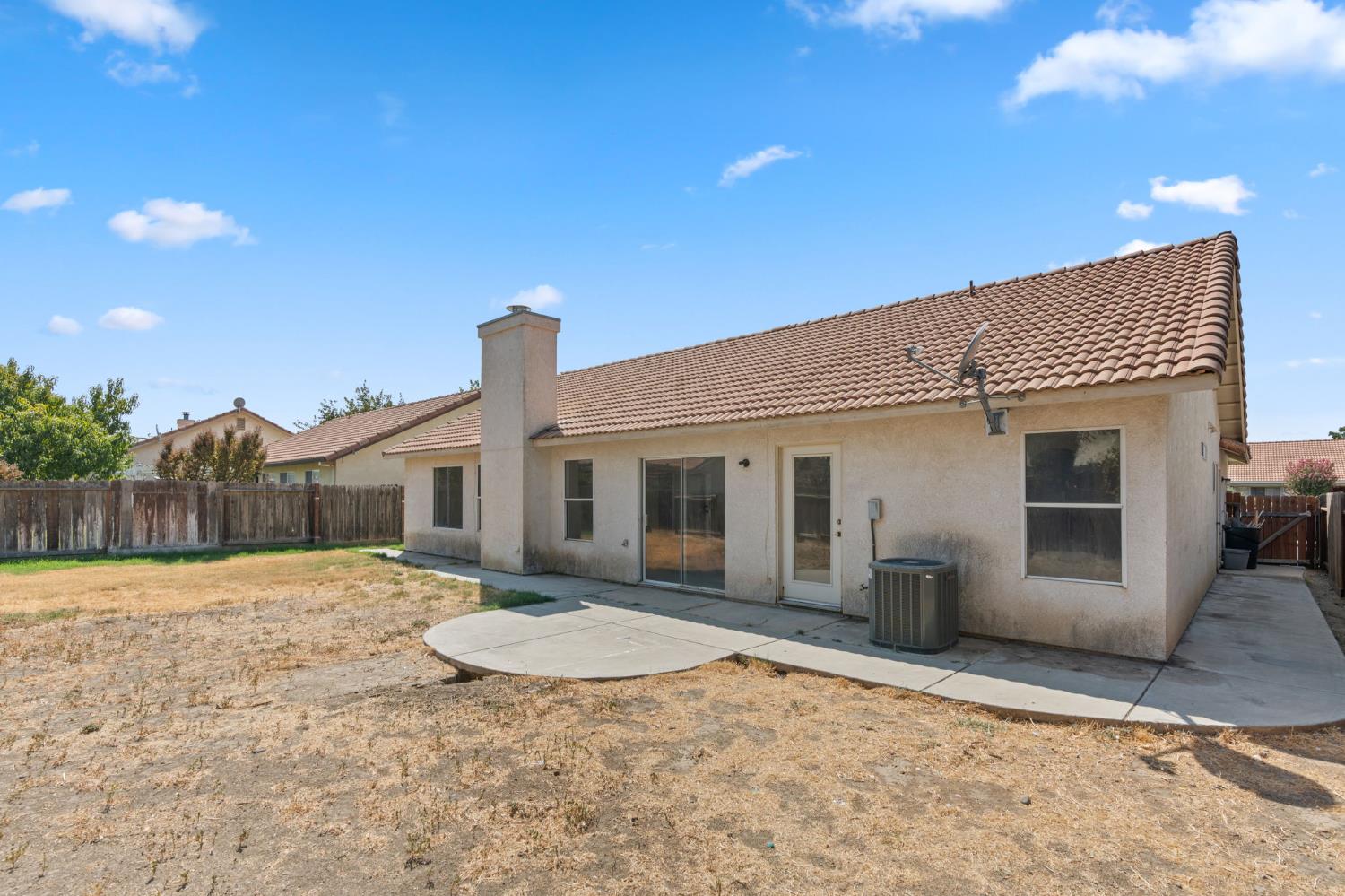 2066 Hastings Dr, Los Banos, CA 93635