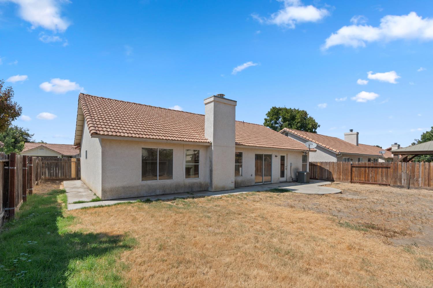 2066 Hastings Dr, Los Banos, CA 93635