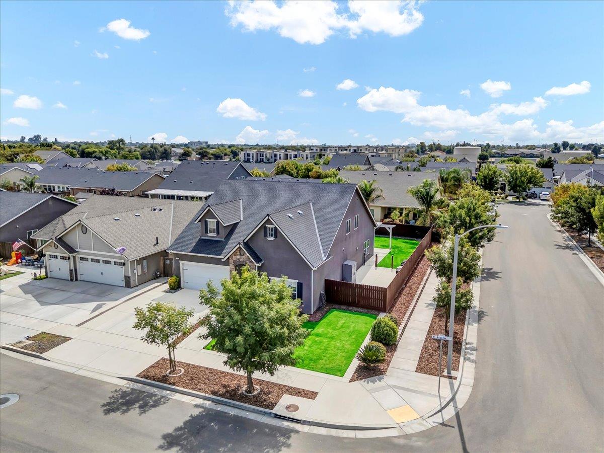 2283 W Andrew Ln, Hanford, CA 93230