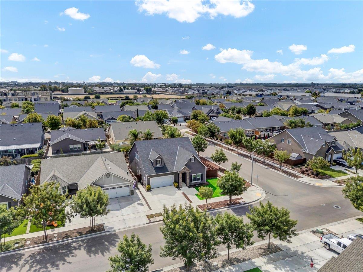 2283 W Andrew Ln, Hanford, CA 93230