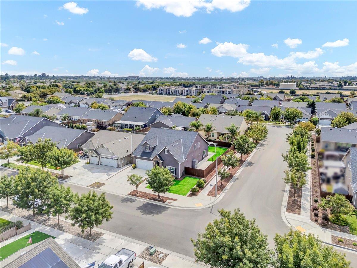 2283 W Andrew Ln, Hanford, CA 93230