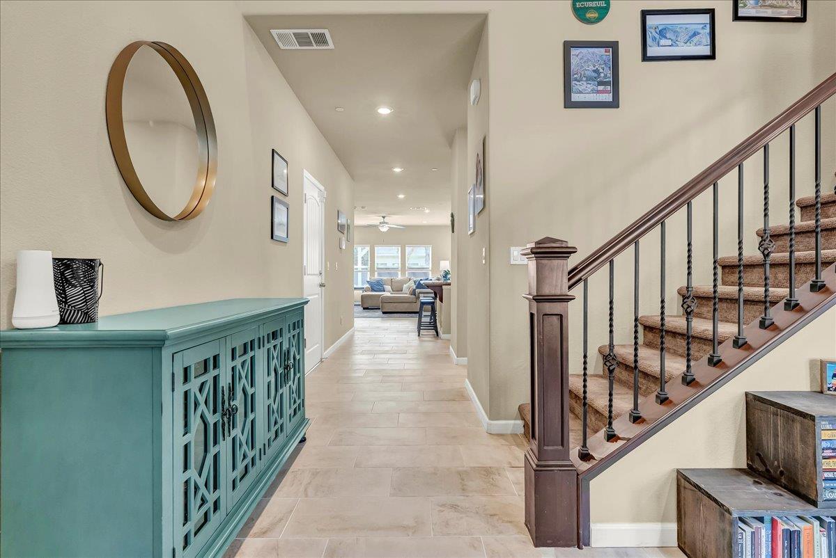 2283 W Andrew Ln, Hanford, CA 93230