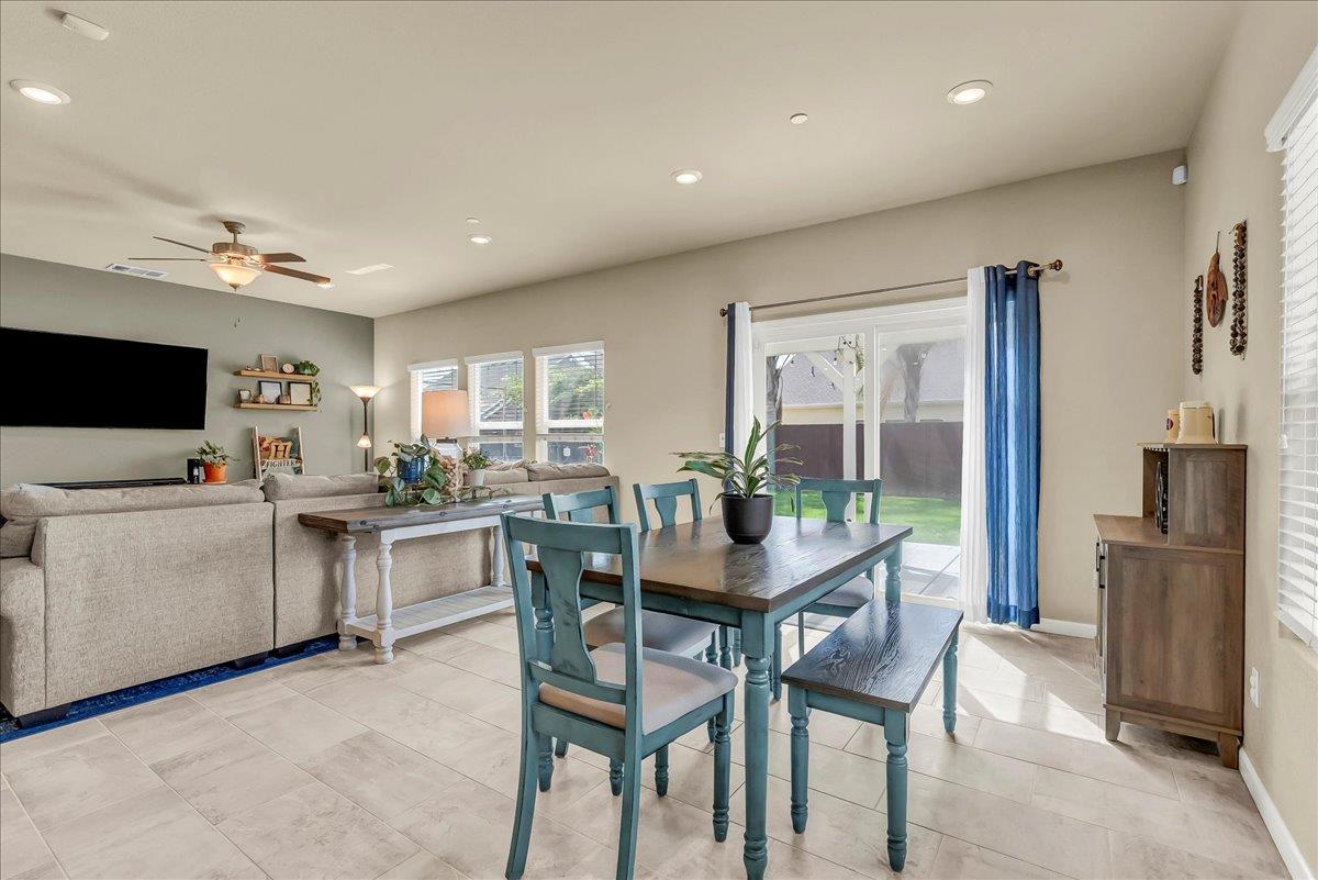 2283 W Andrew Ln, Hanford, CA 93230