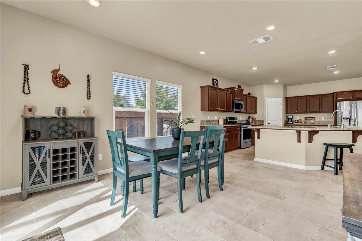 2283 W Andrew Ln, Hanford, CA 93230