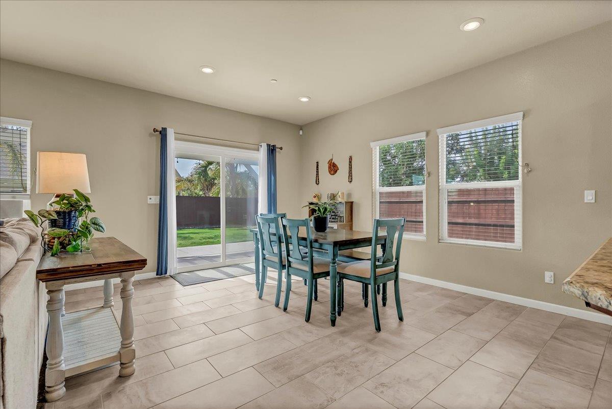 2283 W Andrew Ln, Hanford, CA 93230
