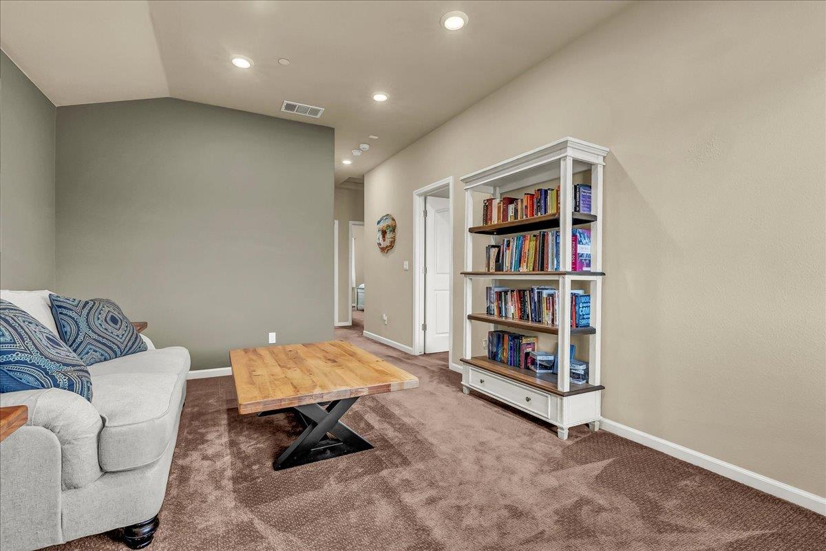 2283 W Andrew Ln, Hanford, CA 93230