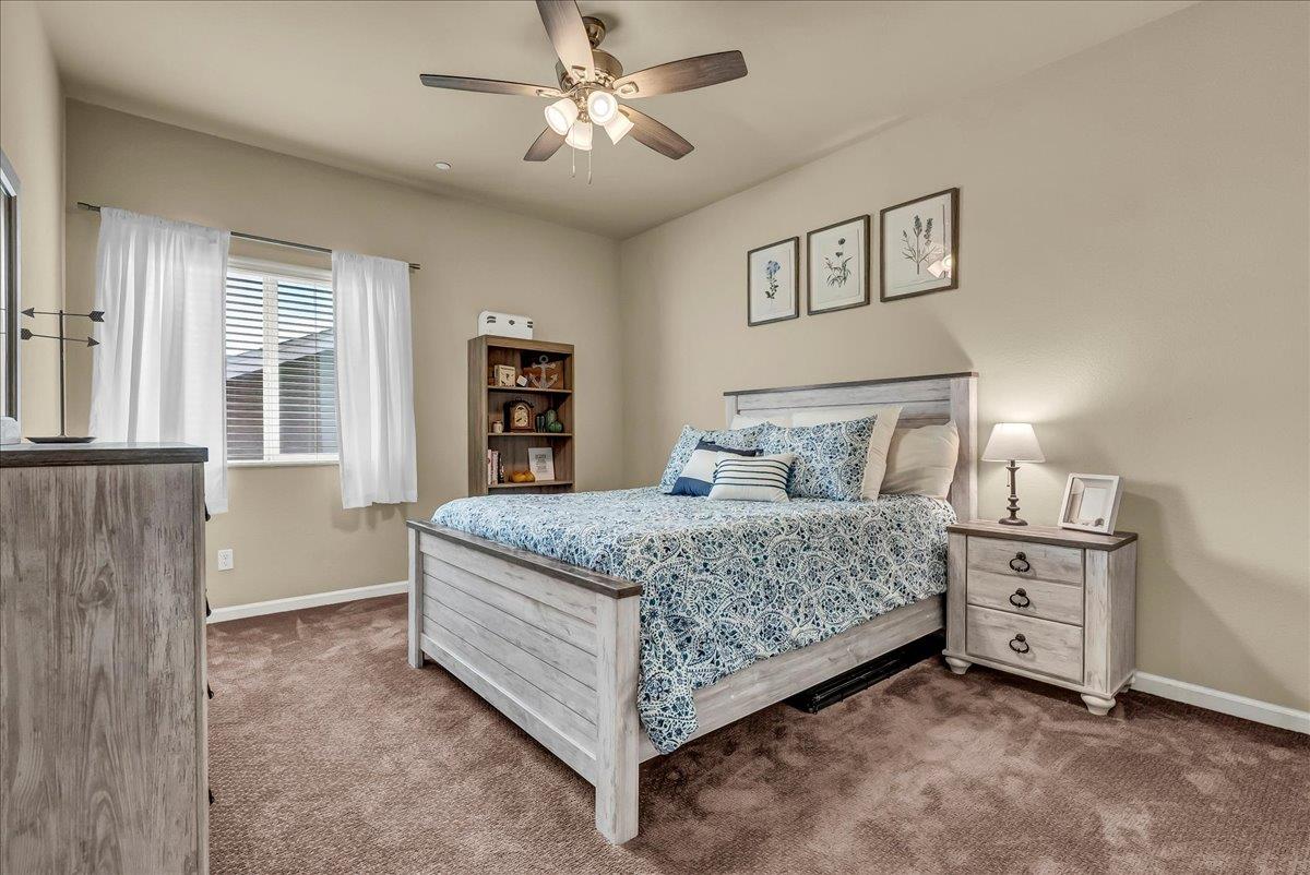 2283 W Andrew Ln, Hanford, CA 93230