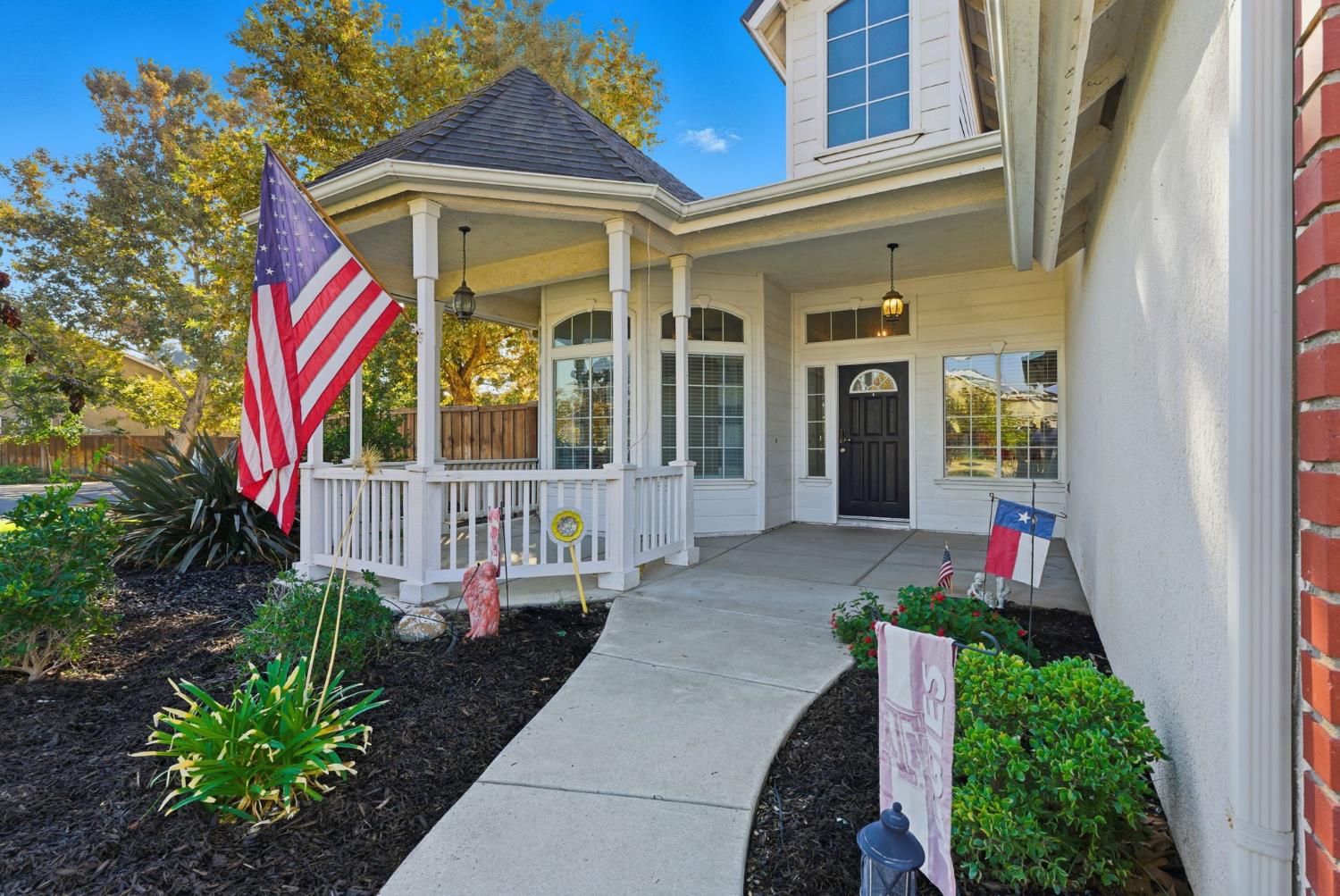 1109 W Cinnamon Ave, Hanford, CA 93230