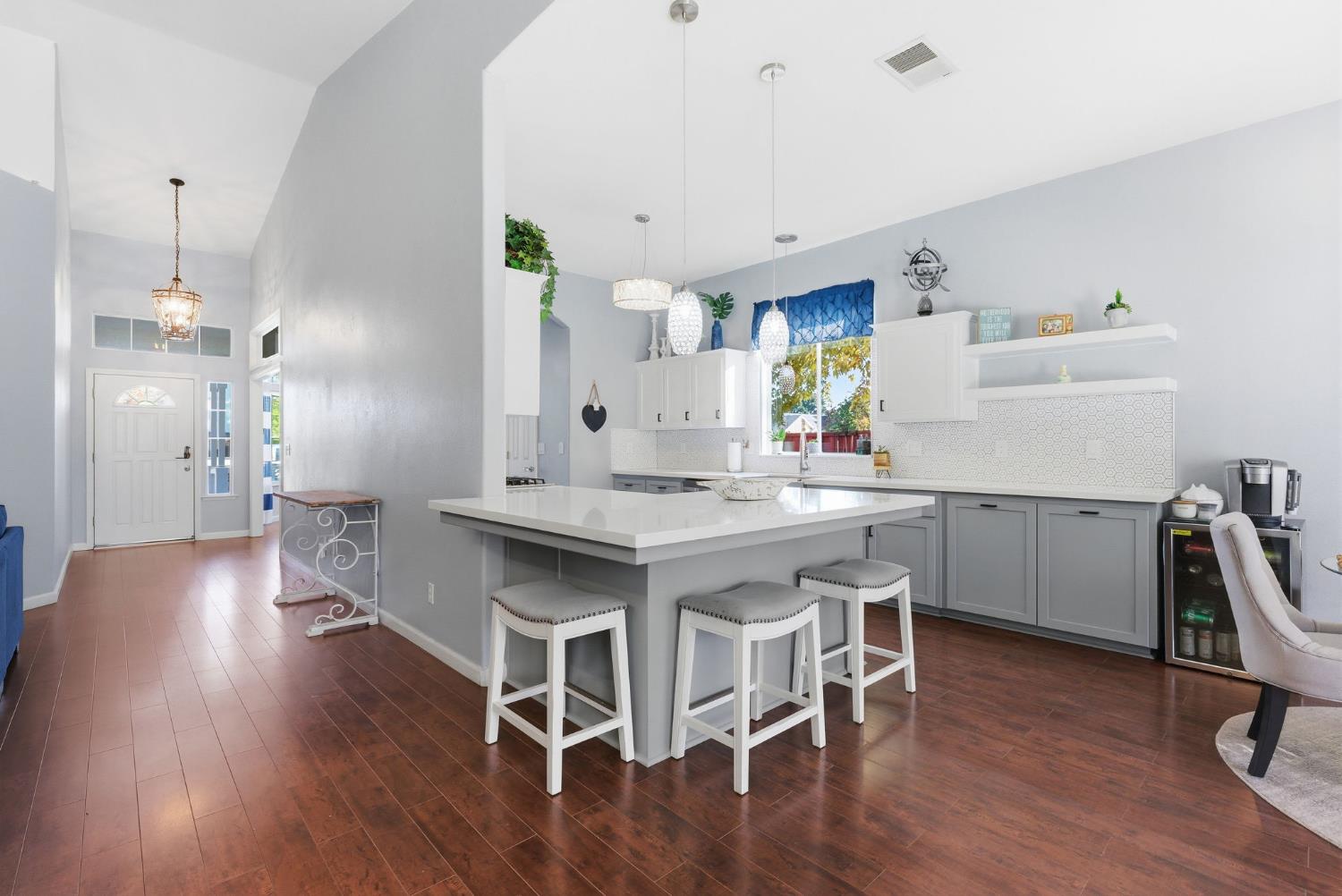 1109 W Cinnamon Ave, Hanford, CA 93230