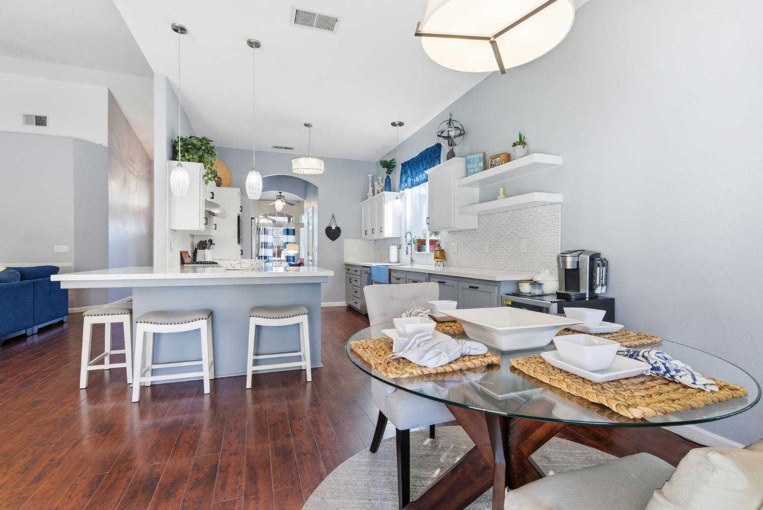 1109 W Cinnamon Ave, Hanford, CA 93230