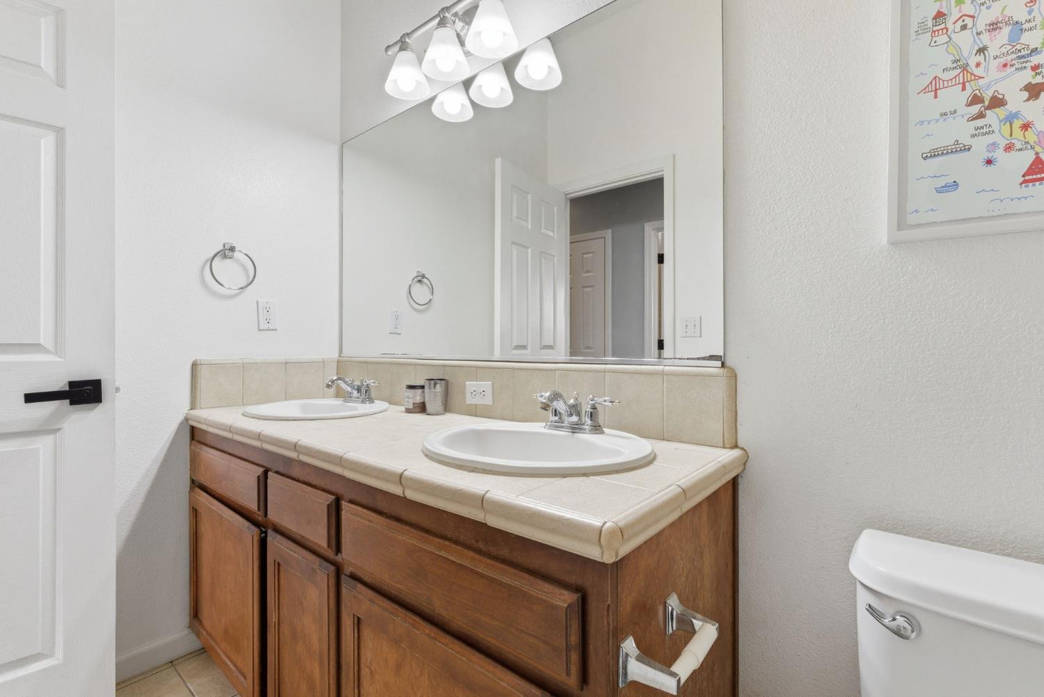 1109 W Cinnamon Ave, Hanford, CA 93230