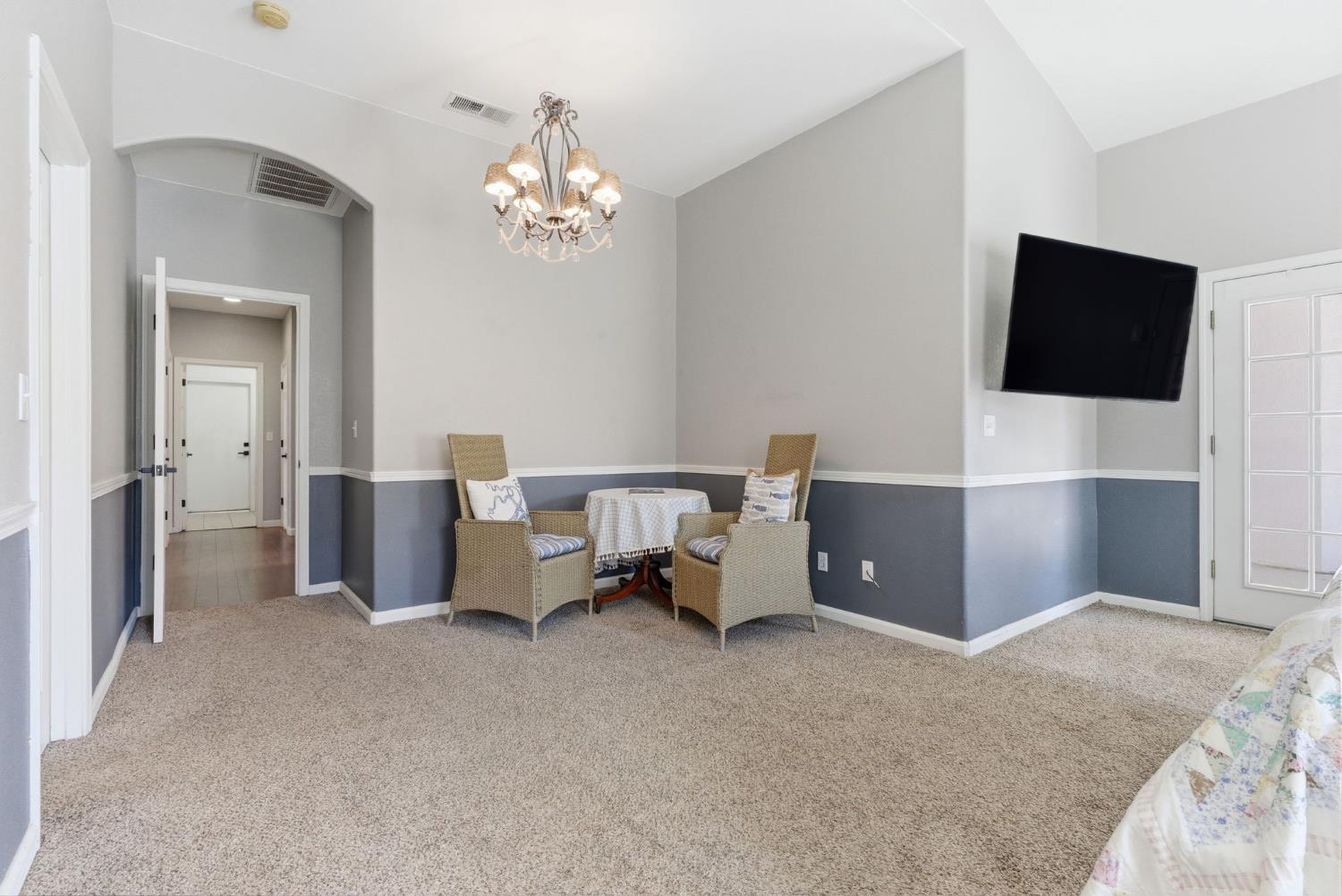 1109 W Cinnamon Ave, Hanford, CA 93230