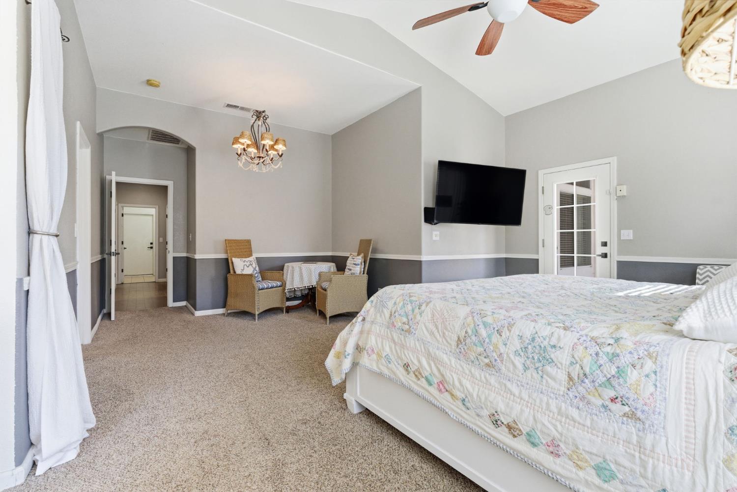 1109 W Cinnamon Ave, Hanford, CA 93230