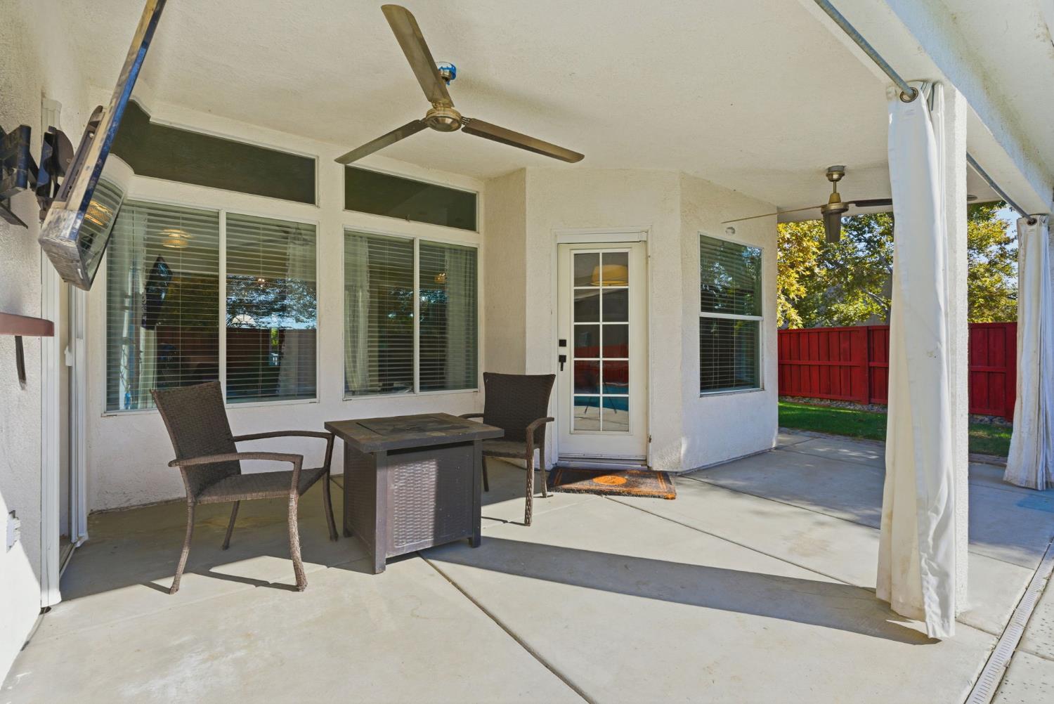 1109 W Cinnamon Ave, Hanford, CA 93230