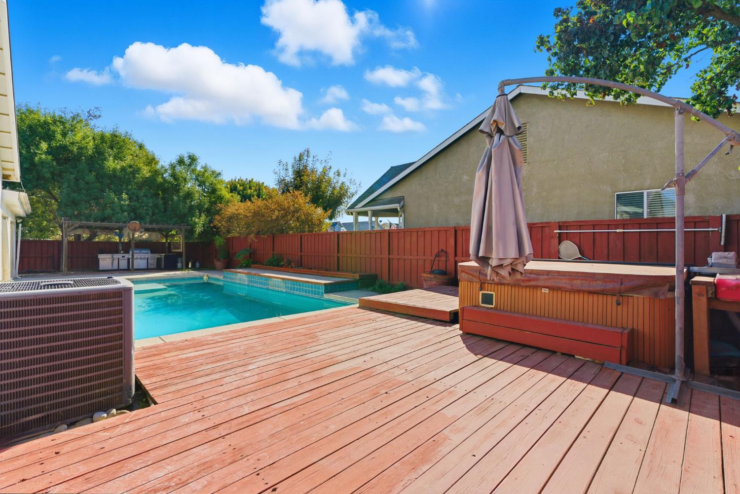 1109 W Cinnamon Ave, Hanford, CA 93230